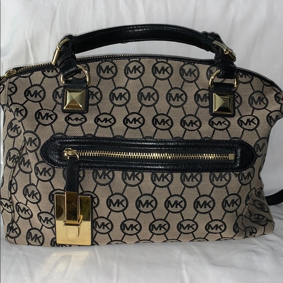 Michael Kors Handbags - Michael Kors large carry all
